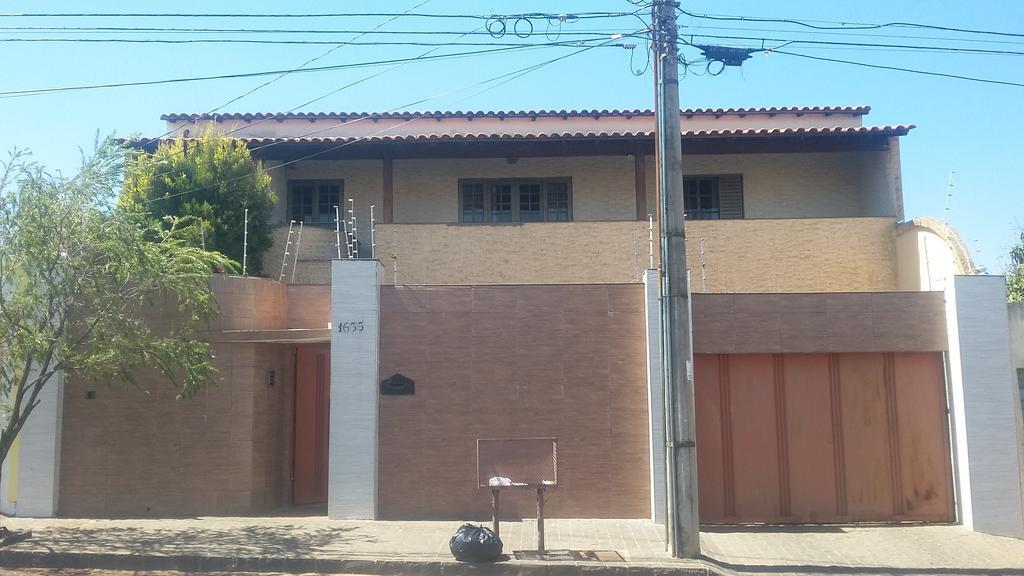 Suites Economy Uberlandia Luaran gambar